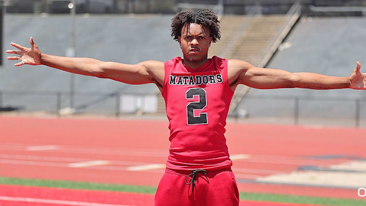 Brandon Arrington will take an official visit to the UW. 