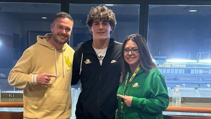 Five-star quarterback recruit Jared Curtis on his visit to Oregon with Dan Lanning Five-star quarterback recruit Jared Curtis on his visit to Oregon with Dan Lanning