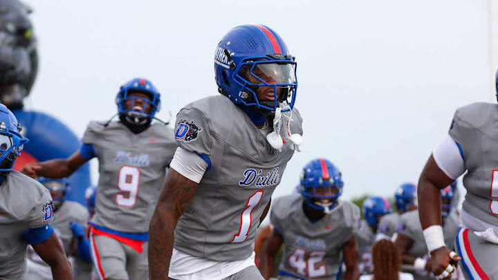 Dakorien Moore warms up before Duncanville's thrilling win over St. Frances Academy on Sept. 13.