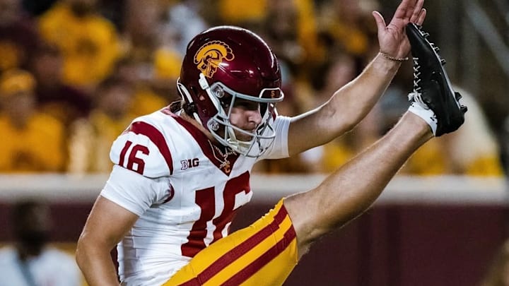 USC Trojans senior punter Eddie Czaplicki / Instagram / @allcfb, @eddie.czaplicki, @usc_athletics USC Trojans senior punter Eddie Czaplicki / Instagram / @allcfb, @eddie.czaplicki, @usc_athletics