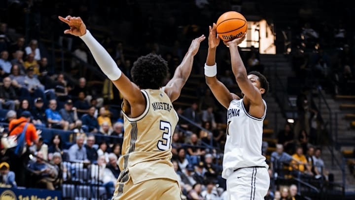 Dai Dai Ames rises up for a jump shot