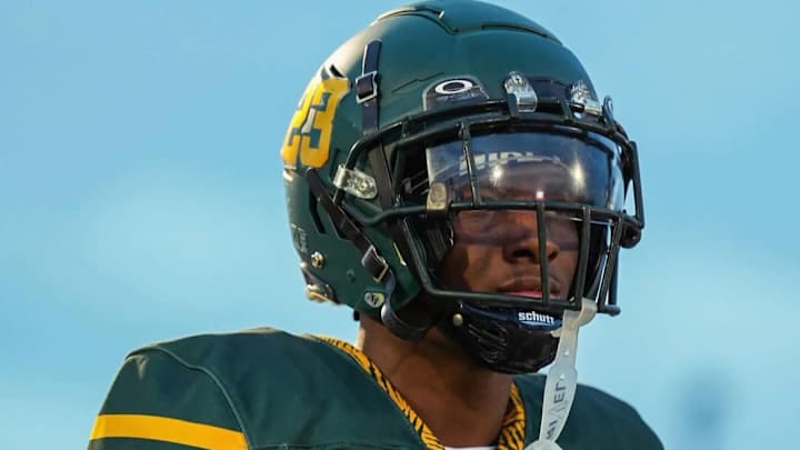 Savion Hiter during a Louisa High School game