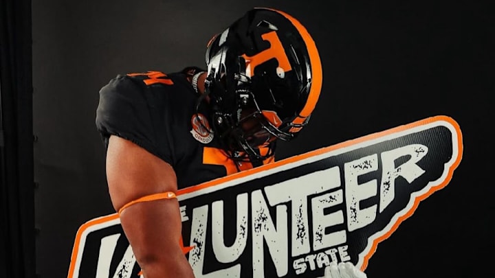 Vols commit Nic Moore on official visit to Tennessee