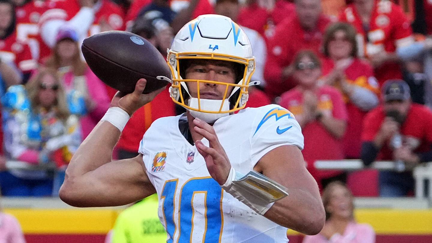 Chargers' Justin Herbert Getting Some Tua Tagovailoa-Level Heat for Struggles
