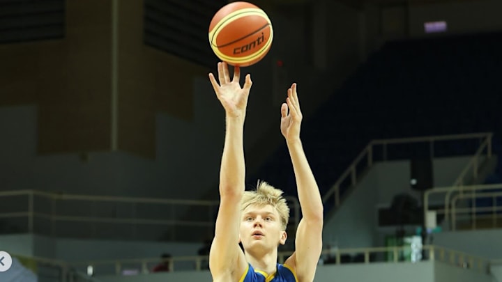 Oregon Ducks Land Ukrainian Prospect, Oleksandr Kobzystyi
