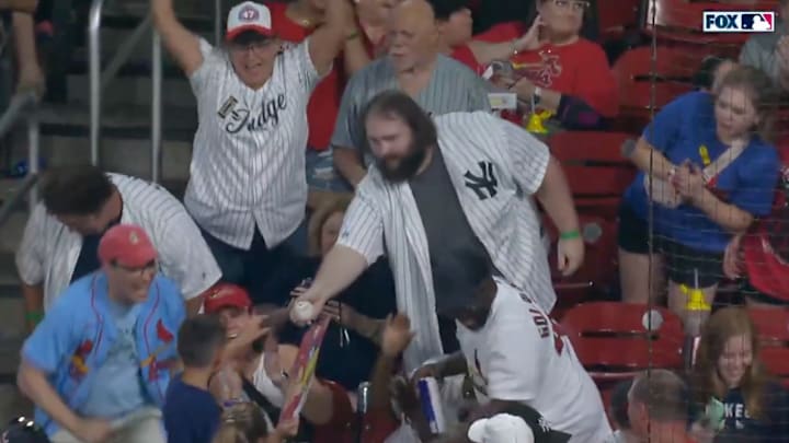 What a wholesome moment in Saturday night's Yankees-Cardinals game. 