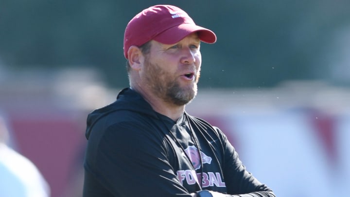 Former Arkansas defensive coordinator Barry Odom coaches his unit during a 2022 spring practice. CREDIT: allHOGS Media/Andy Hodges Former Arkansas defensive coordinator Barry Odom coaches his unit during a 2022 spring practice. CREDIT: allHOGS Media/Andy Hodges