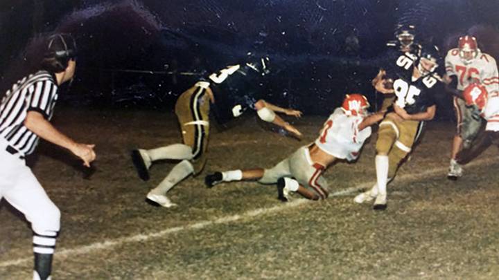 Straughn (AL) running back Russell Gunter (85) rushed for a national record 72 times in his teams 22-21 season-ending loss to Coffee Springs on Oct. 31, 1986. Gunter finished the game with 324 rushing yards.