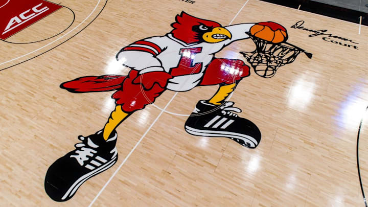 Louisville logo at KFC Yum! Center center court