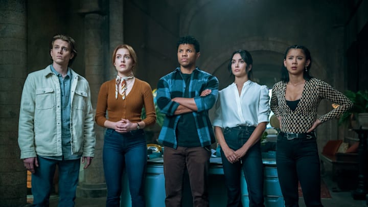 Nancy Drew -- Image Number: NCD405b_0554r -- Pictured (L - R): Alex Saxon as Ace, Kennedy McMann as Nancy Drew, Tunji Kasim as Nick, Maddison Jaizani as Bess and Leah Lewis as George Fan -- Photo: Colin Bentley/The CW -- © 2023 The CW Network, LLC. All Rights Reserved.