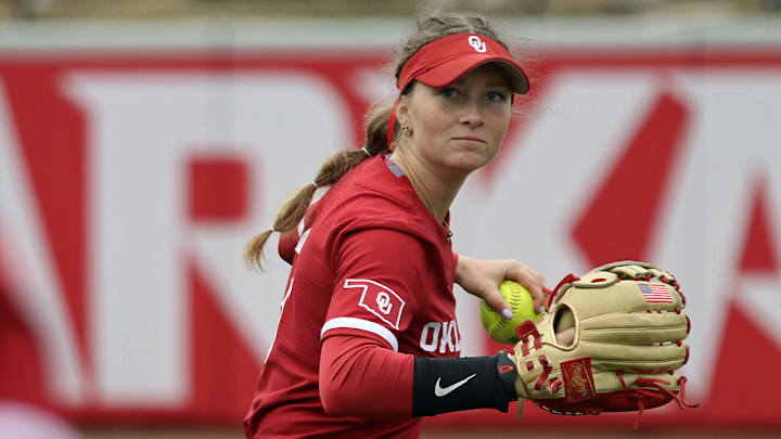 Oklahoma outfielder Chaney Helton