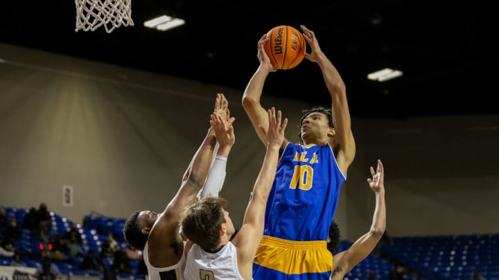 Kel'el Ware starred for North Little Rock High School in Arkansas before playing for the Oregon Ducks and Indiana Hoosiers in college.