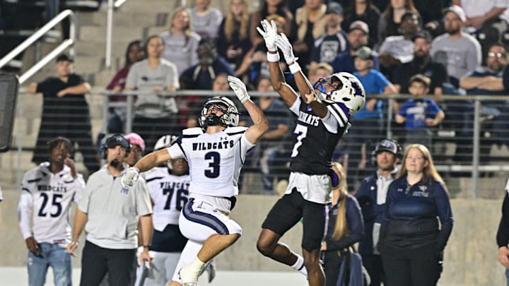 Jermaine Bishop rises to catch a pass during Willis' win over Tomball Memorial on Nov. 17, 2023.
