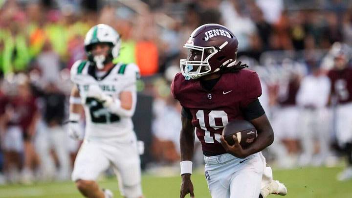 Jenks running back CJ Wright (19) runs the ball to score a touchdown during the first half of the game in the Cotton Bowl on Thursday, Aug. 27, 2026 in Dallas.