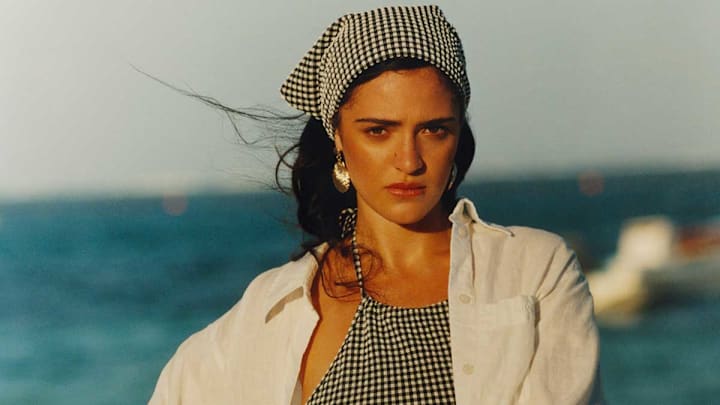 Luna Blaise for Hunza G