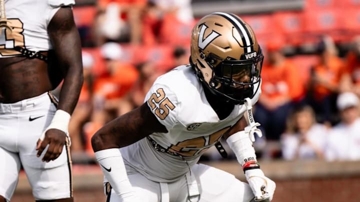 Hight is working to become one of Vanderbilt's top wide receivers in 2025.