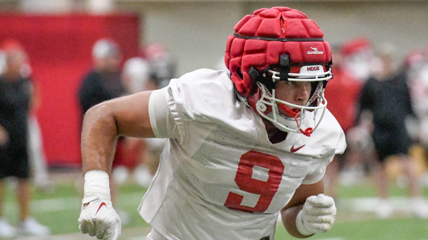 Grading Razorbacks Offensive Depth Chart Heading into Season