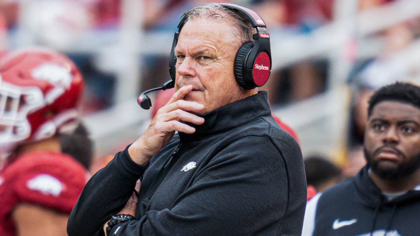 Steven Hill Razorbacks Now Predicting Razorbacks' Entire Football Season Now Hilarious