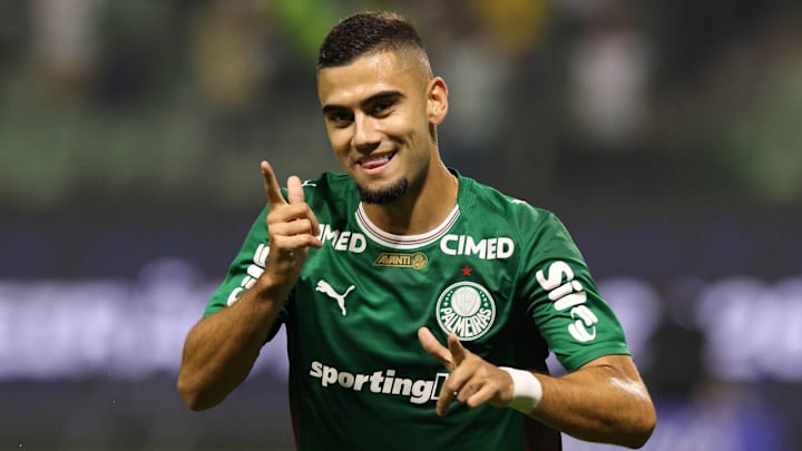 Andreas Pereira será um dos titulares do Palmeiras contra o São Paulo, pelo Brasileirão 2026