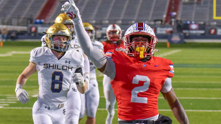 Little Rock Parkview Omario Robinson runs for a score against the Shiloh Saints in a playoff game last season.