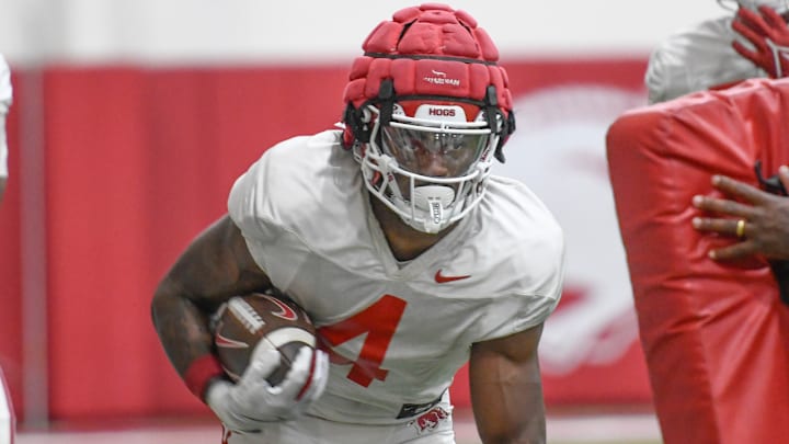 Arkansas Razorbacks running back Mike Washington in drills at the indoor center in Fayetteville, Ark.