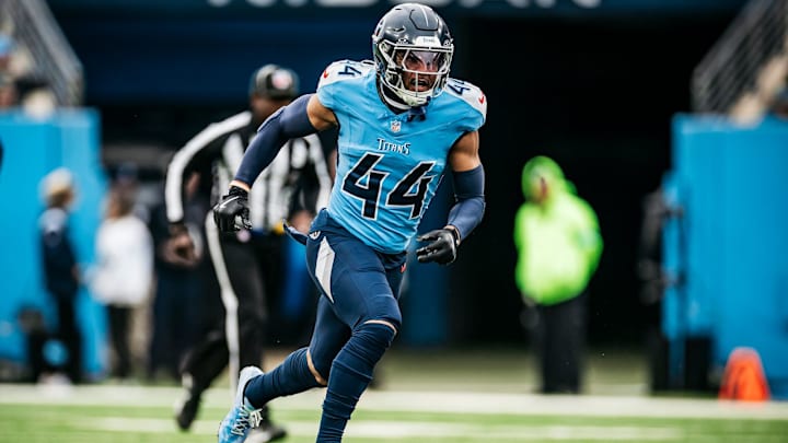 Tennessee Titans S Mike Brown