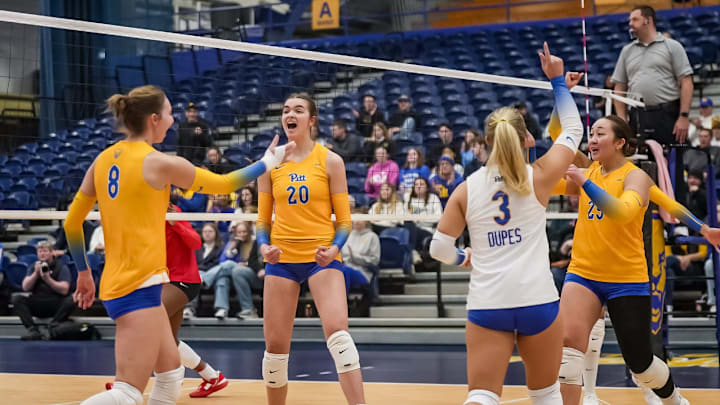 Pitt Volleyball Sweeps Ohio State in a Spring Scrimmage at Fitzgerald Field House