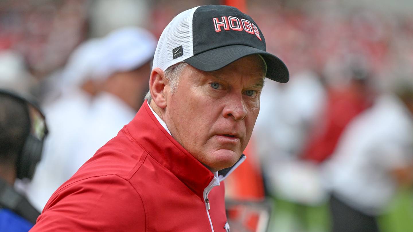 Rumored Arkansas Razorbacks dispute spills out into open at Touchdown Club