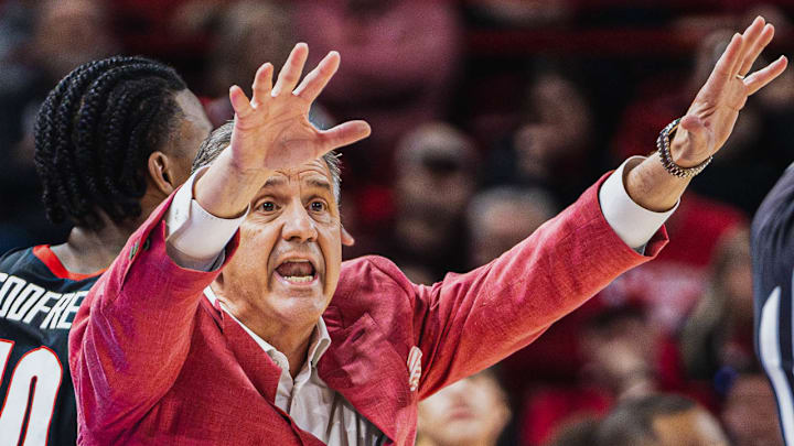 Arkansas Razorbacks coach John Calipari on the sidelines against the Georgia Bulldogs at Bud Walton Arena in Fayetteville, Ark.