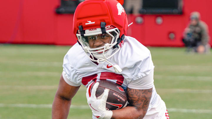 Arkansas Razorbacks running back Cam Settles at spring practice. Arkansas Razorbacks running back Cam Settles at spring practice.