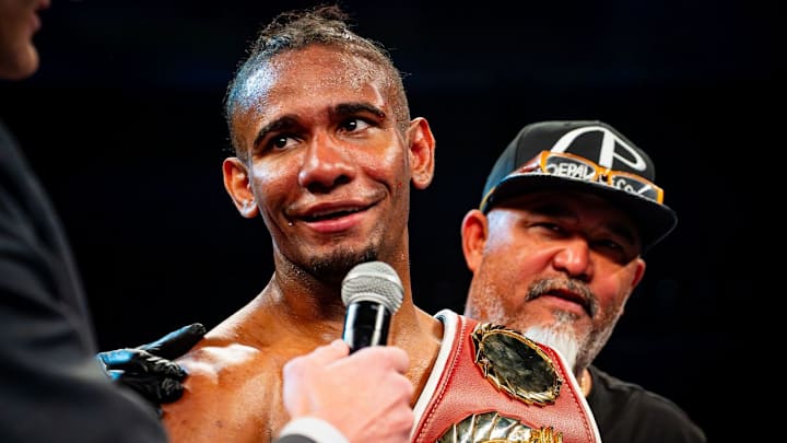 Parra Stops Pierce and Targets Mexico’s Best