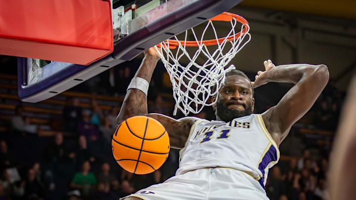 With so many injuries, the Huskies are relying heavily on Franck Kepnang inside. 