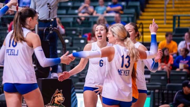 No. 7 Pitt Volleyball Sweeps Ohio at the Nutts Center in Dayton, Ohio at 