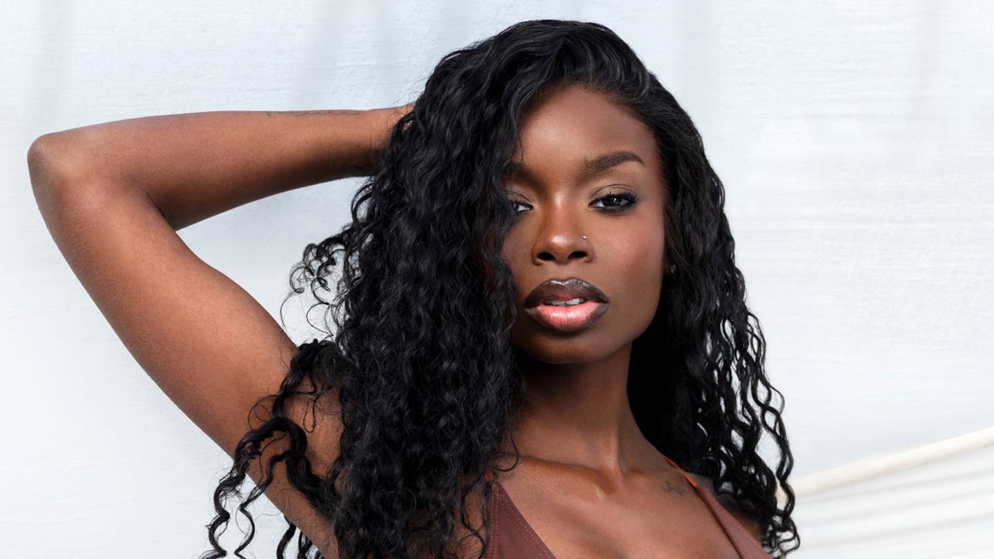 Say Goodbye to July With These Sultry Summertime SI Swimsuit Snapshots From Fort Myers