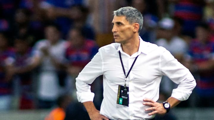 Não é a primeira vez que o treinador do Fortaleza tem seu nome ligado no rubro-negro