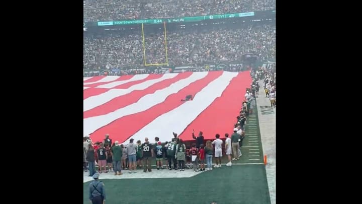 The Jets' season opener hasn't even started yet, and there's already been an embarrassing moment on the field at MetLife Stadium.