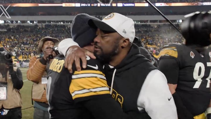 Aaron Rodgers and Mike Tomlin shared an emotional moment after the Steelers beat the Ravens in Week 18 to secure a playoff berth.