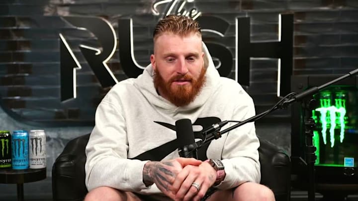 Maxx Crosby gave rookie quarterback Fernando Mendoza a few words of advice after he was drafted with the Raiders’ No. 1 pick. 