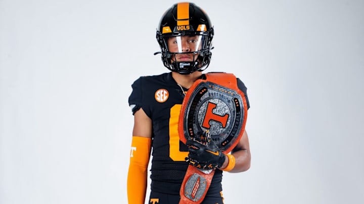 Salesi Moa on his Tennessee Volunteers official visit