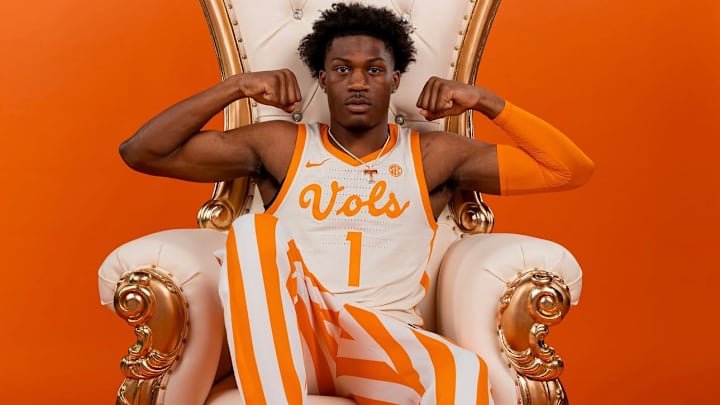 Manny Green Signs With Tennessee Basketball