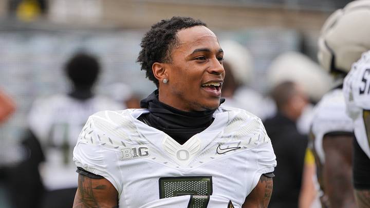 Oregon Ducks receiver Evan Stewart Oregon Ducks receiver Evan Stewart