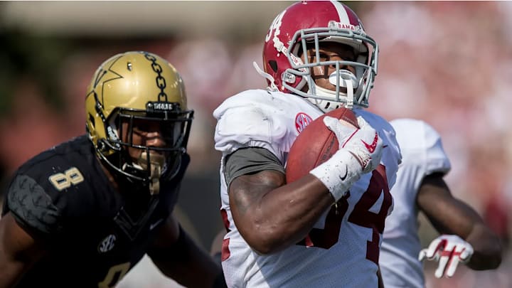 Damien Harris breaking a long run vs Vanderbilt in 2017 Damien Harris breaking a long run vs Vanderbilt in 2017