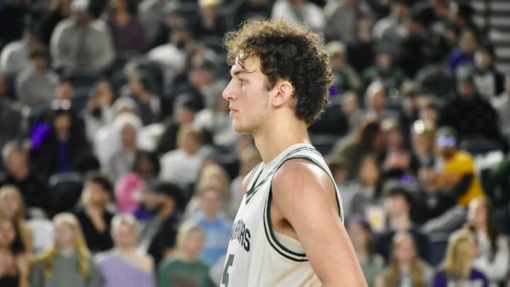 Cameron Hiatt and Edmonds-Woodway meet Mount Spokane in the Class 3A boys semifinals Friday.