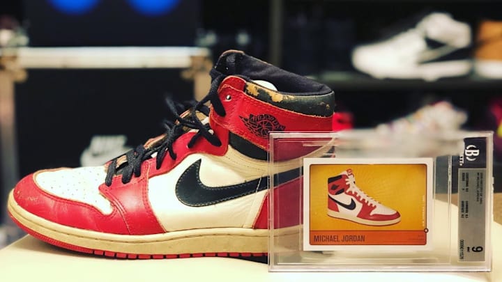 1985 Jordans and 2008 History of Nike Michael Jordan card.