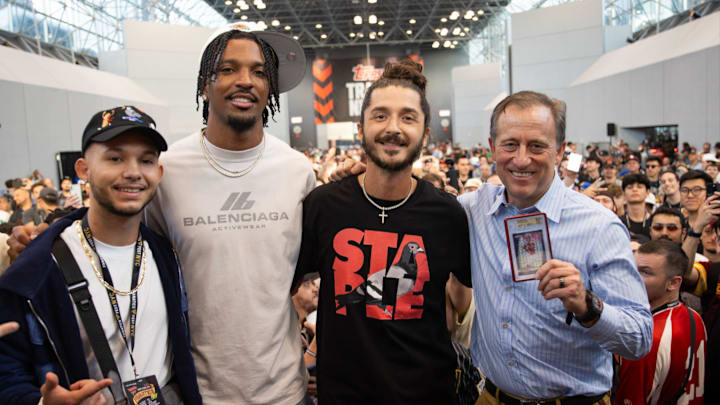 Commanders owner Josh Harris buys $500K Jayden Daniels rookie at Fanatics Fest NYC.