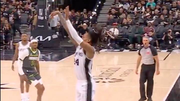 Devin Vassell made a very odd jump shot in the Spurs’ Game 2 win over the Timberwolves. 