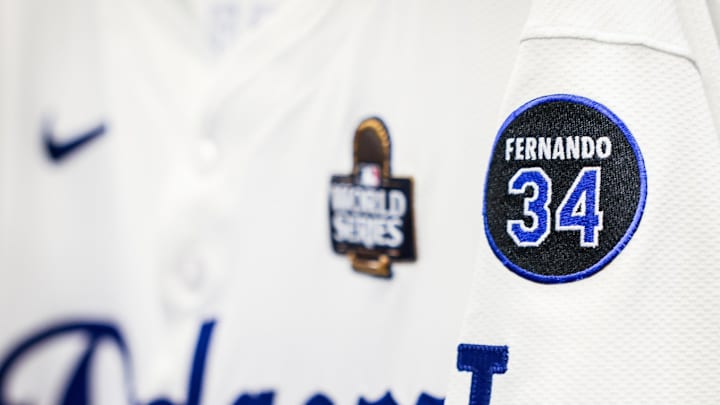 Los Angeles is paying homage to a franchise legend with this jersey patch in the World Series