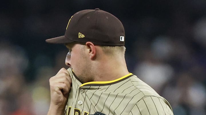 Apr 19, 2025; Houston, Texas, USA; San Diego Padres starting pitcher Michael King (34) reacts as he pitches against the Houston Astros in the first inning at Daikin Park. Mandatory Credit: Thomas Shea-Imagn Images Apr 19, 2025; Houston, Texas, USA; San Diego Padres starting pitcher Michael King (34) reacts as he pitches against the Houston Astros in the first inning at Daikin Park. Mandatory Credit: Thomas Shea-Imagn Images