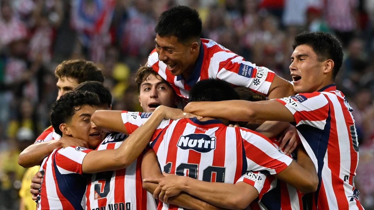 Ángel Sepúlveda firma un doblete y le da a Chivas el triunfo ante América