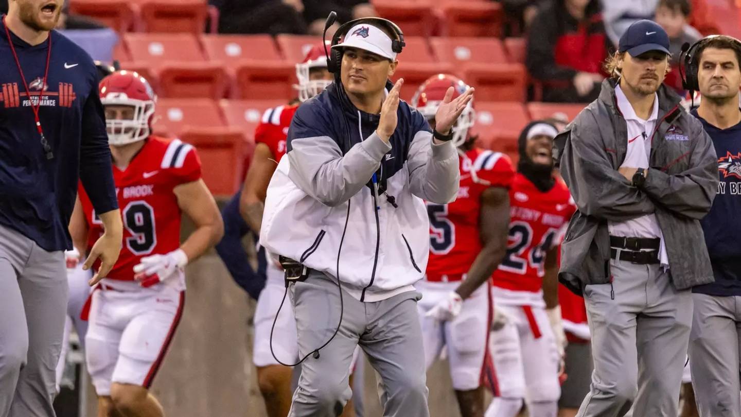 Arinze Odunukwe, giocatore di football, annuncia il suo impegno a Stony Brook